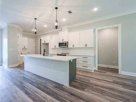 5th image of 64404 Josephine St