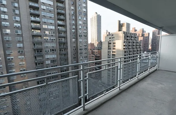 Rented by UES Management | media 41