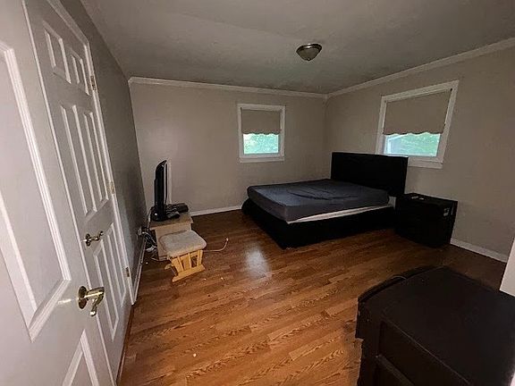 5th image of 2106 Gideon Ave