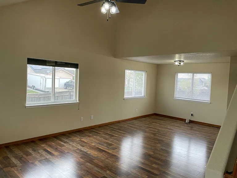 494 S Tamera Ave — Photo 11