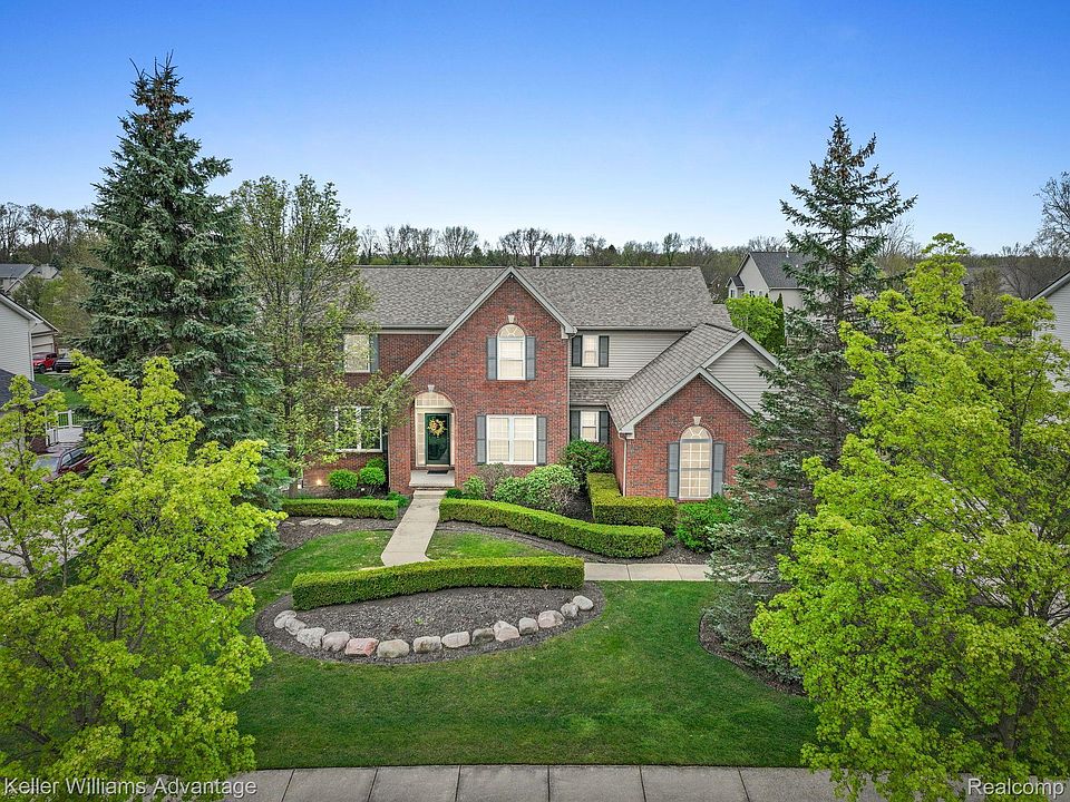 1st image of 1353 Coach House Ln