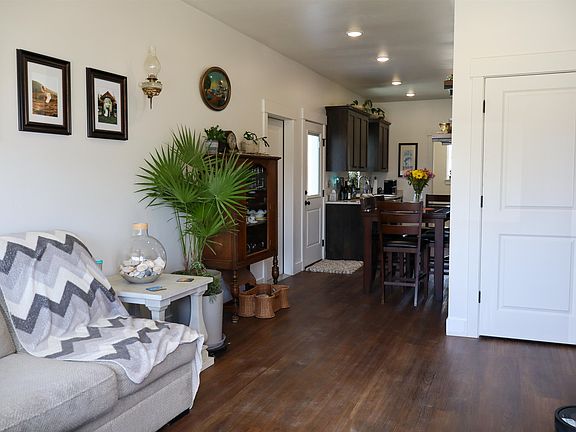 3rd image of 1712 Brynwood Ave