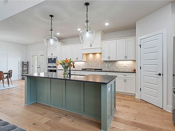 4th image of 1161 Montieri Dr