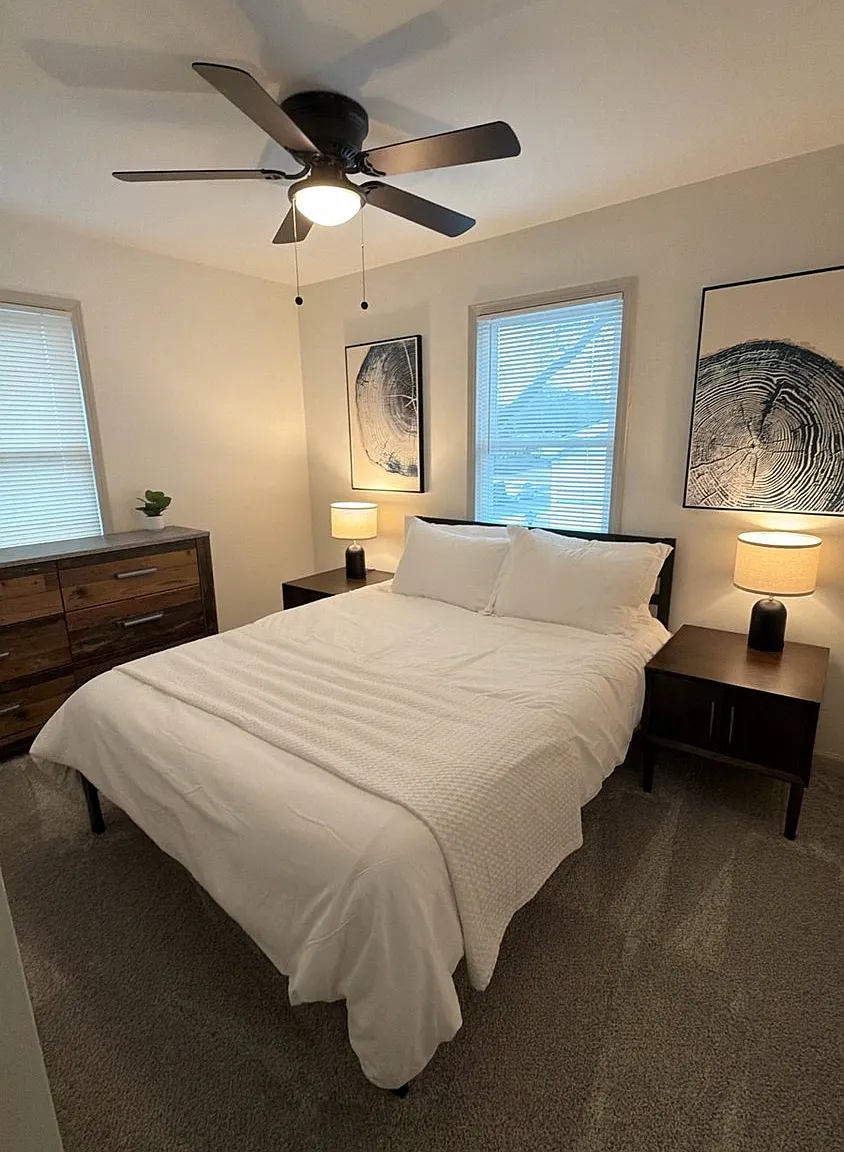 3 bed, 1200 sqft, $3,500 — Photo 3