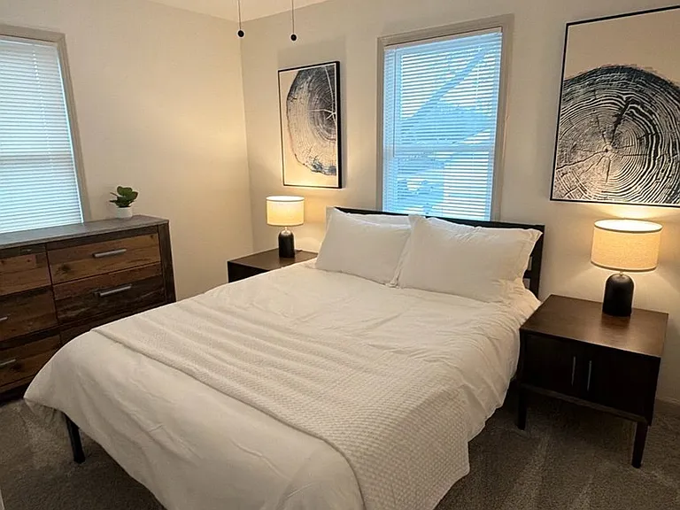 2355 Oakwood Manor Dr — Photo 2