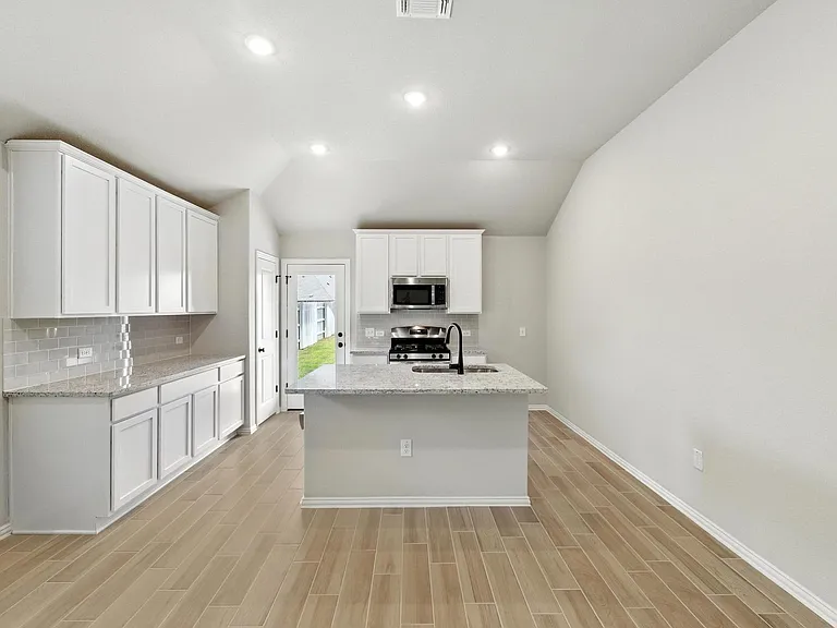 149 Hackberry Ln — Photo 9