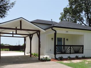 205 W Market St, Mabank, TX 75147