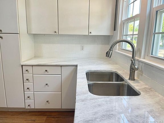 5th image of 3911 Jande St