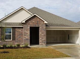 120 Lucille Dr, Maurice, LA 70555