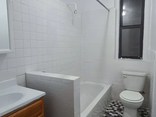 751 Walton Avenue image 12 of 12