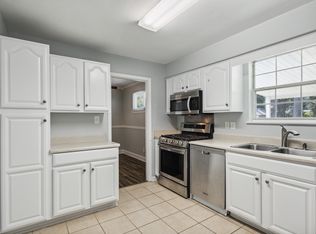 2215 Bacon Park Dr, Savannah, GA 31406