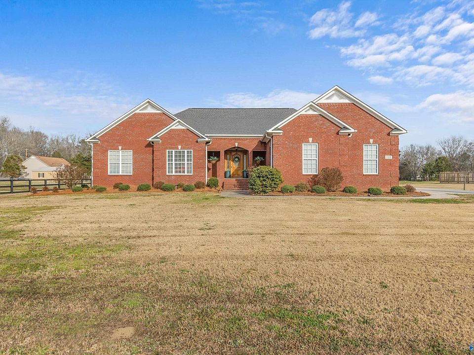 1st image of 123 Paint Rock Rd