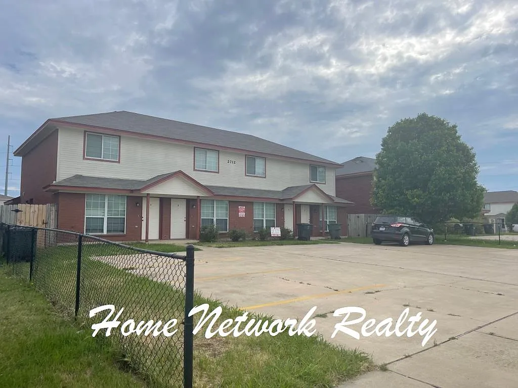 Building Photo - 2712 Vernice Loop #B