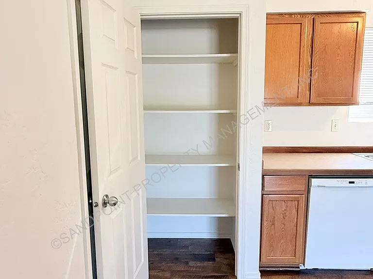 327 Olive St #C — Photo 15