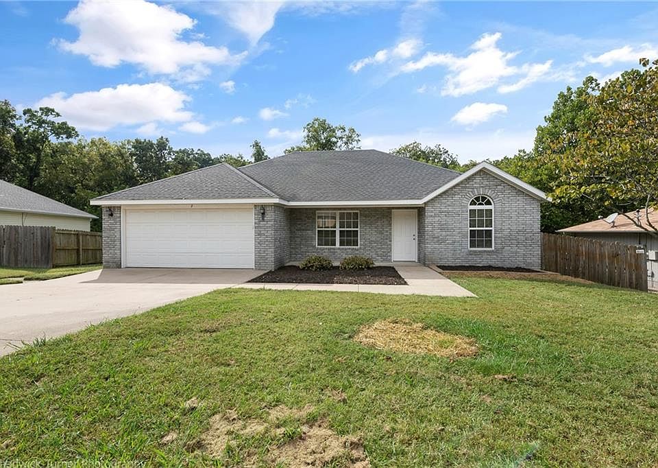 1st image of 9 Hebrides Ln