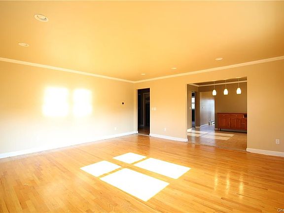 2nd image of 720 Kimball Ave