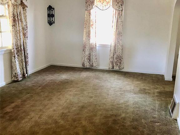3rd image of 9309 Harold Dr