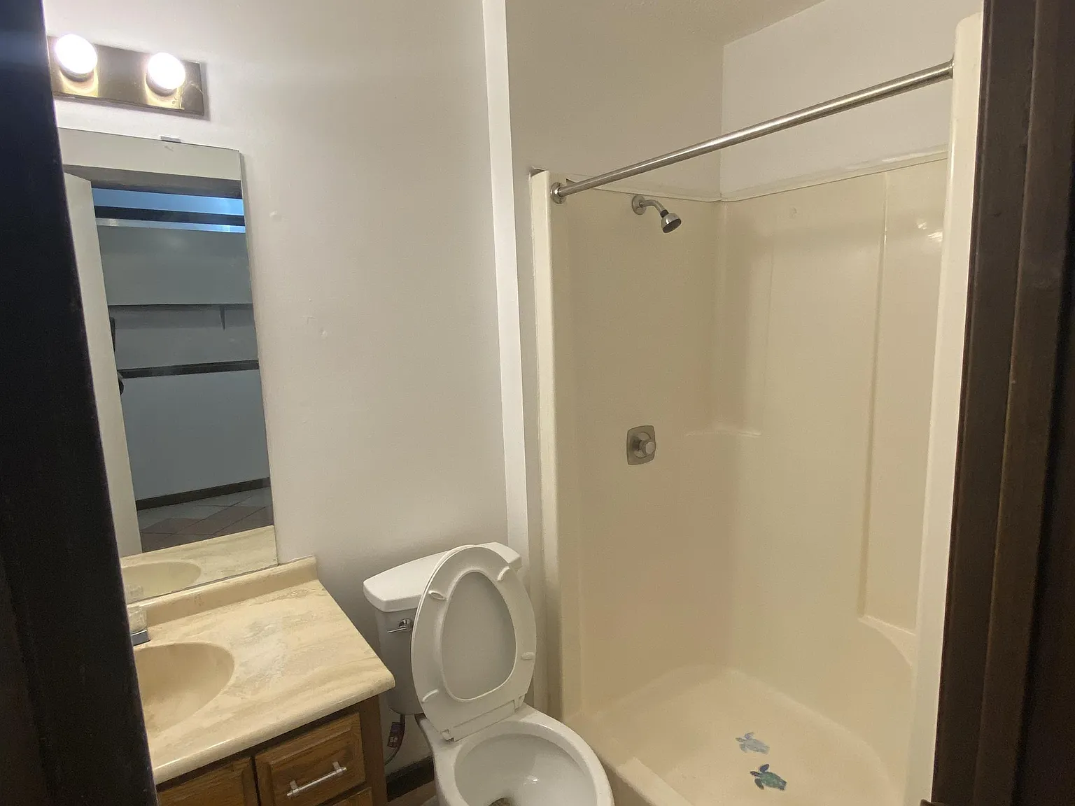 425 West Lawrence Avenue — Photo 4