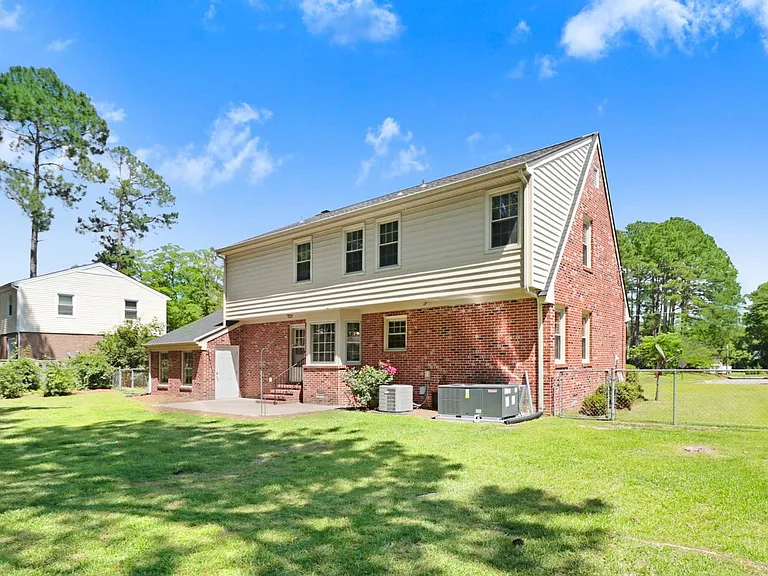 235 S Spence Ave — Photo 5
