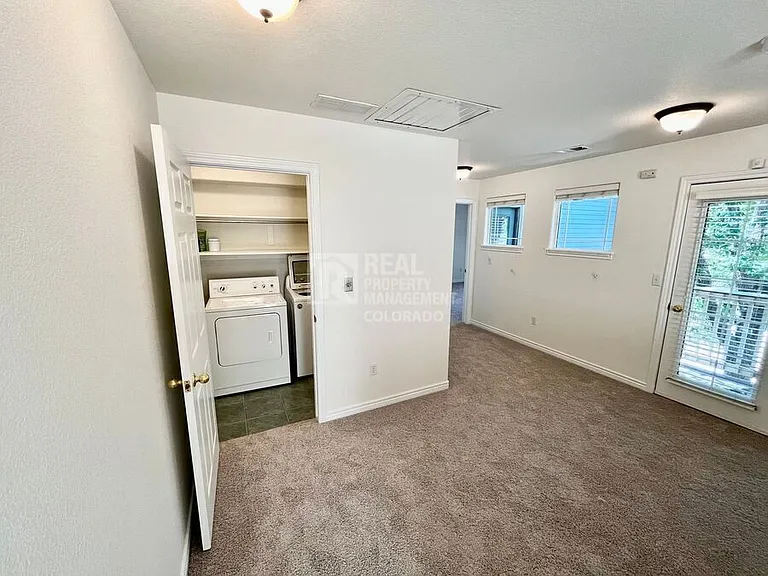 818 S Terry St #B9 — Photo 9
