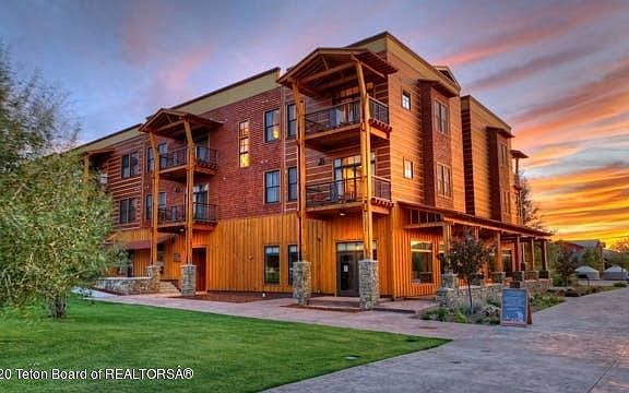4th image of 3 Warm Creek Ln