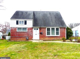 861 Bobwhite Ln, Secane, PA 19018