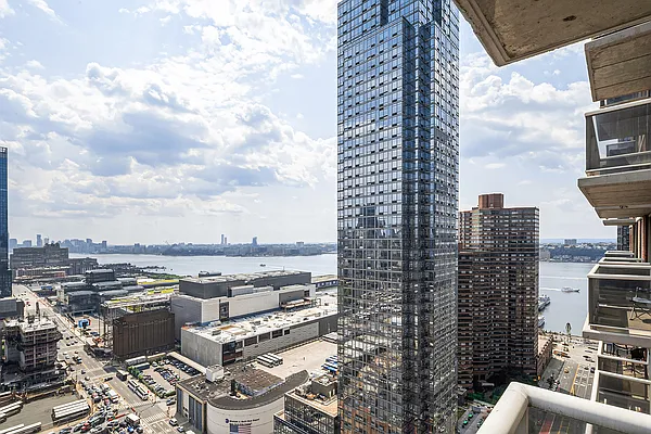 Rented by Compass | media 33