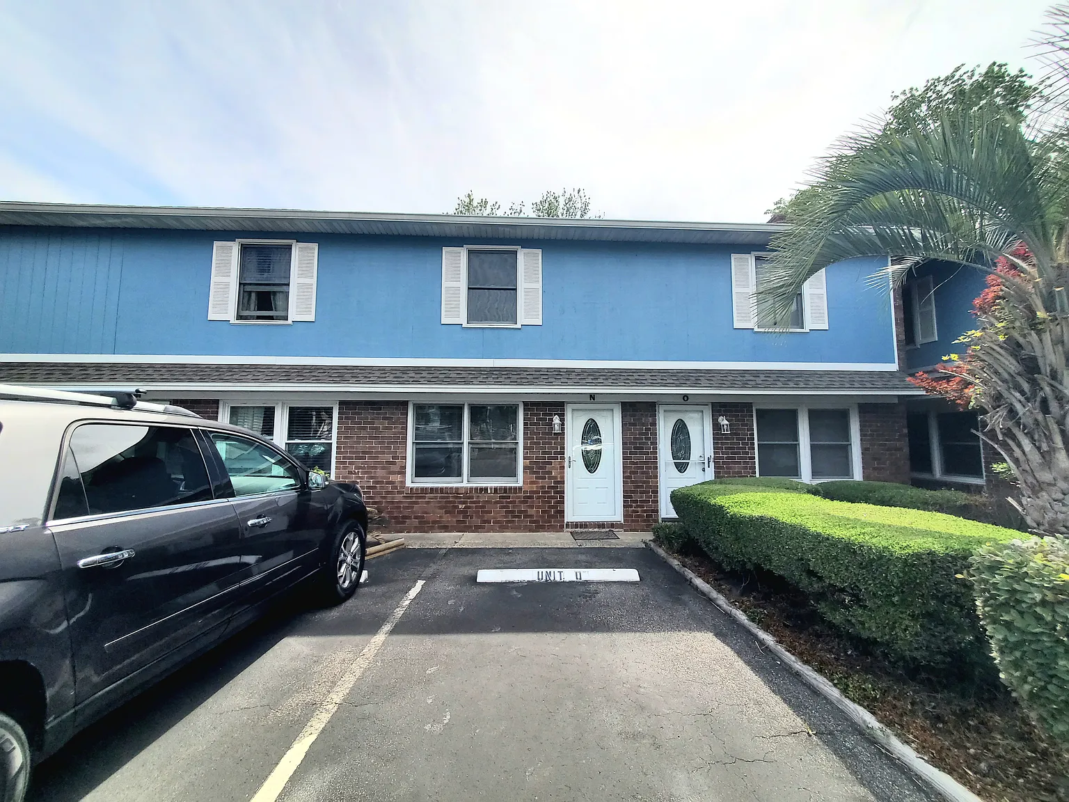 2 bed, 1.5 bath, 920 sqft, $1,350 — Photo 2