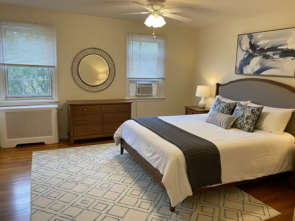 Jericho Manor Apartments