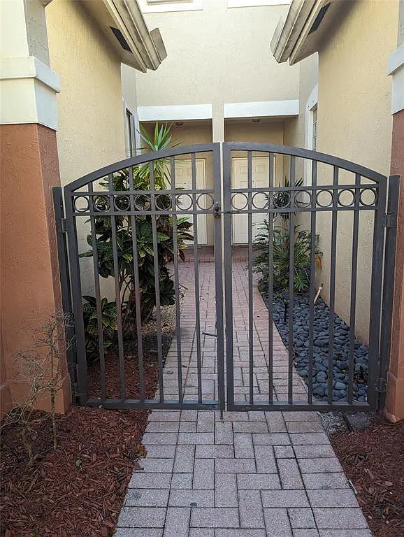4102 Forest Dr — Photo 1