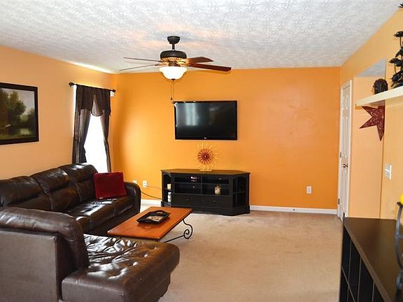 3rd image of 222 Compass Ct