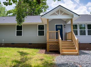 1006 S 2nd Ave, Siler City, NC 27344