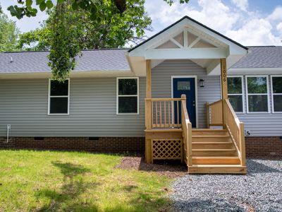 1006 S 2nd Ave, Siler City, NC, 27344