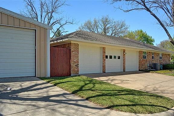 3rd image of 4301 Balboa Dr