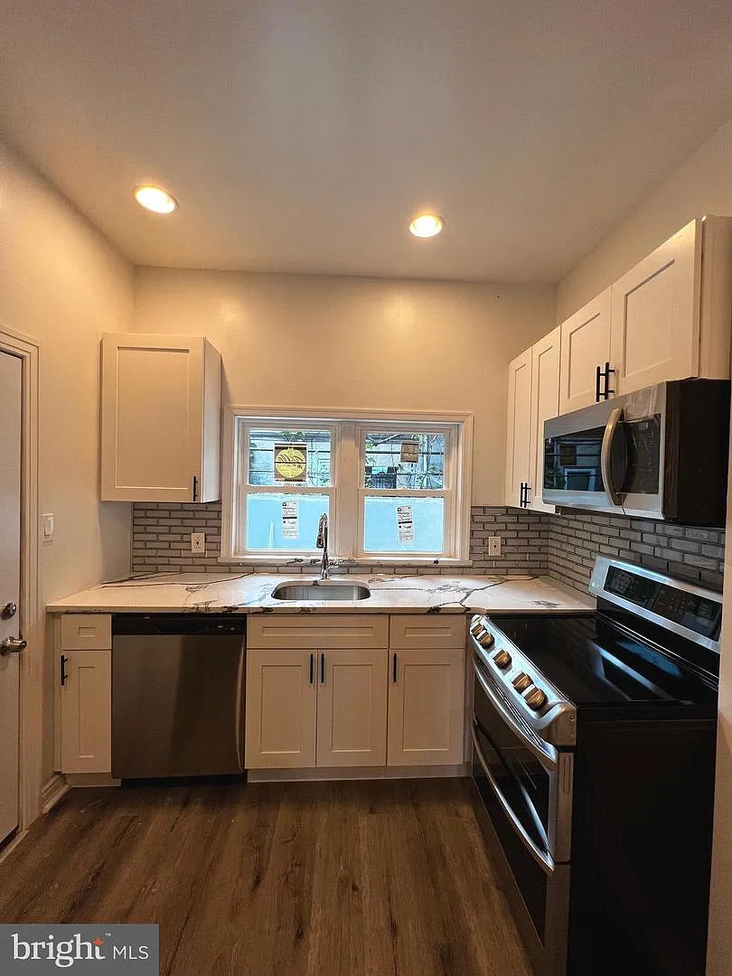 2316 N Garnet St — Photo 1