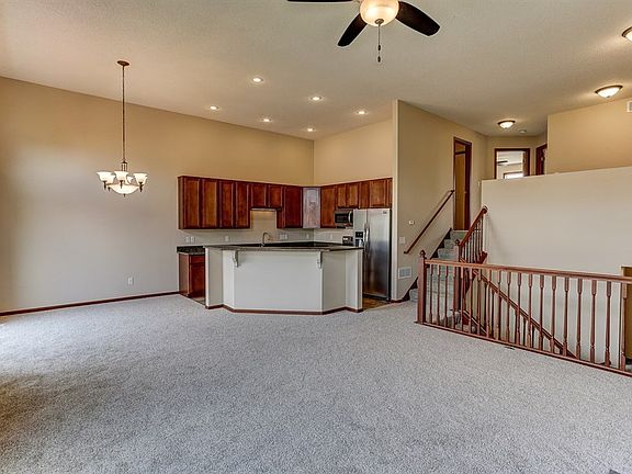 5th image of 2927 Wyndam Ct