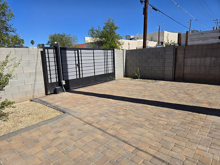 1522 E Edgemont Ave — Photo 27