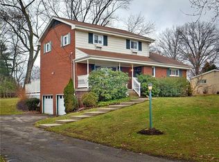 3560 Meadow Gate Dr, Murrysville, PA