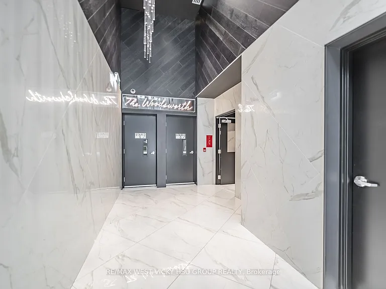 458 Richmond St W #806 — Photo 2