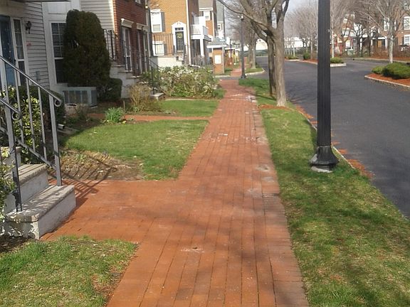 2nd image of 5 Droyers Pointe Blvd