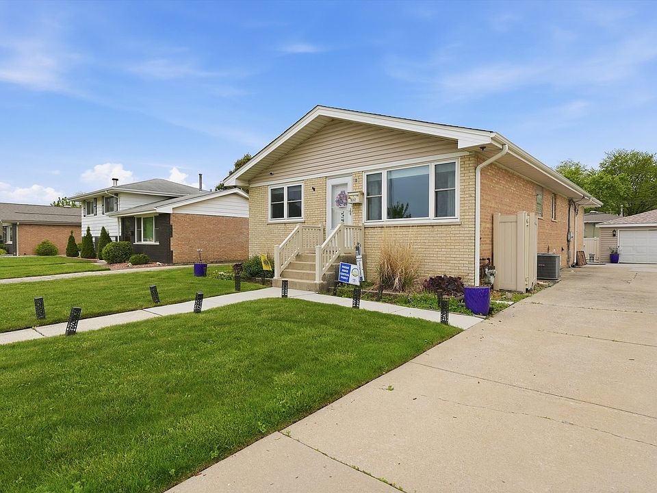 1st image of 10352 Leslie Ln