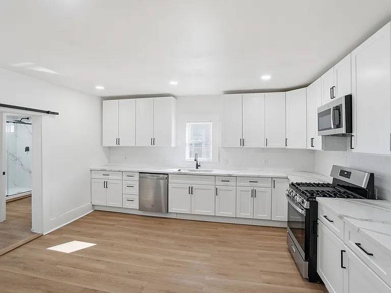 630 Ewing Ave — Photo 7