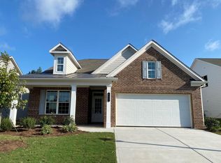 135 Hill St, Fayetteville, GA 30215