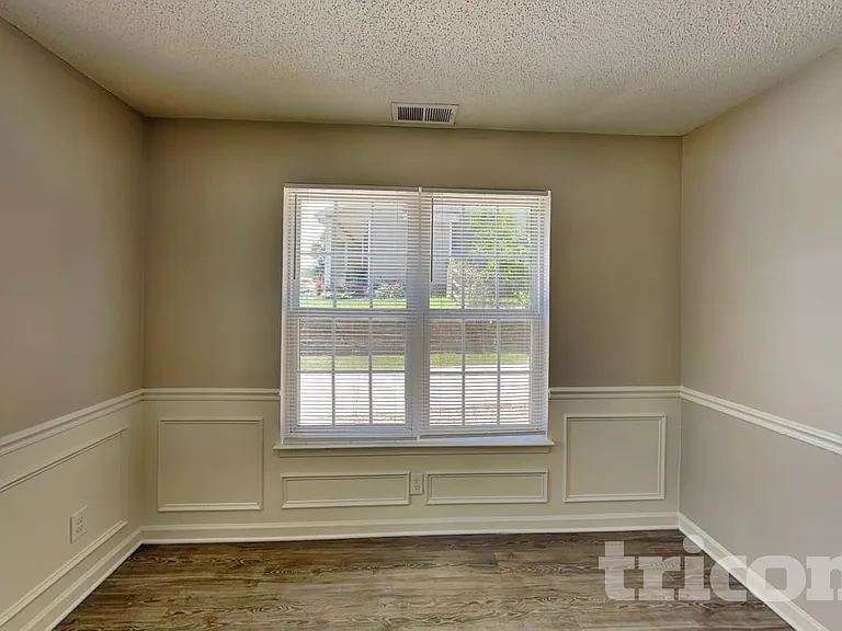 235 Chattaroy Dr — Photo 14
