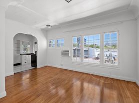 647 N Spaulding Ave, Los Angeles, CA