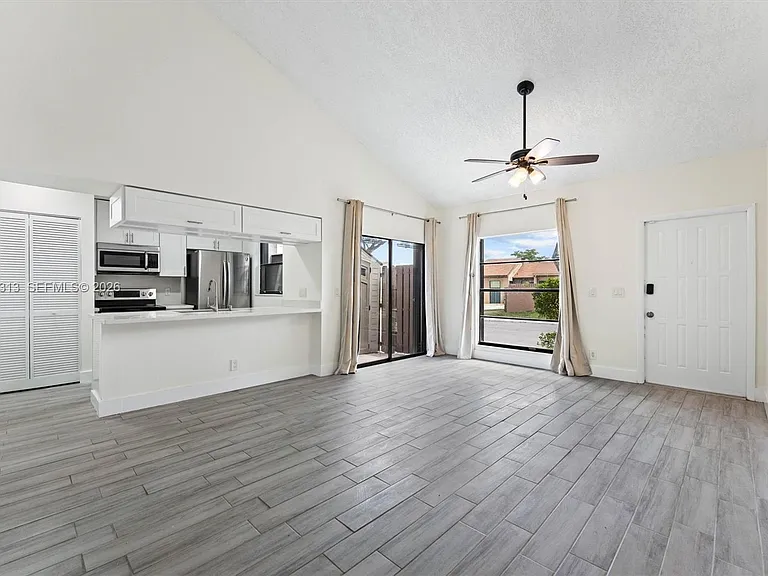2025 SW 82nd Ave #1 — Photo 9