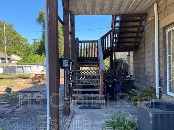 2nd image of 901 Niedringhaus Ave APT C