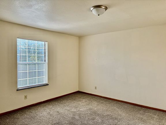 5th image of 457 Stratford Way APT 2