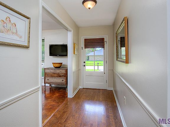 3rd image of 7802 Amesbury Cir