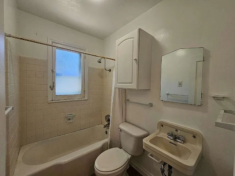 2131 S Grant St — Photo 8